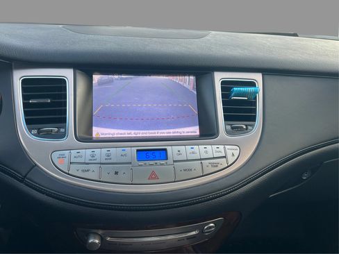Used 2009 Hyundai Genesis 3.8 w/ Technology Pkg 4 RWD image 30
