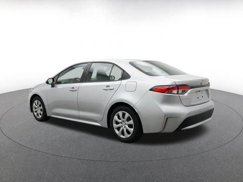 Used 2025 Toyota Corolla LE FWD image 7