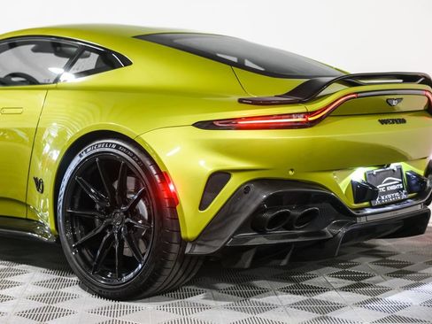 Used 2025 Aston Martin V8 Vantage Coupe RWD image 17