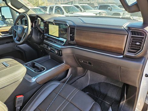 Used 2025 Chevrolet Silverado 3500 High Country w/ Technology Package image 33