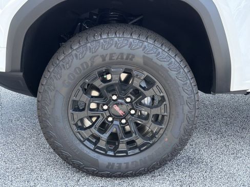 New 2026 GMC Canyon Elevation w/ Convenience Package RWD image 21