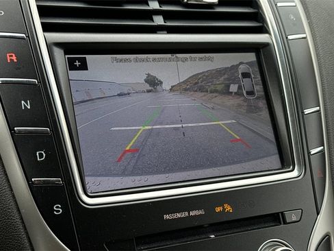 Used 2019 Lincoln Nautilus Select image 18