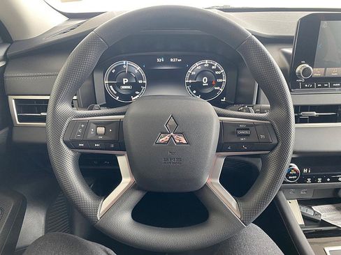 Used 2024 Mitsubishi Outlander ES AWD/4WD image 13