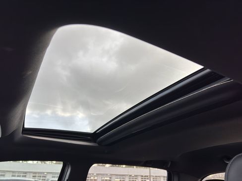 Used 2022 Toyota Tacoma Limited w/ Nightshade Package image 8