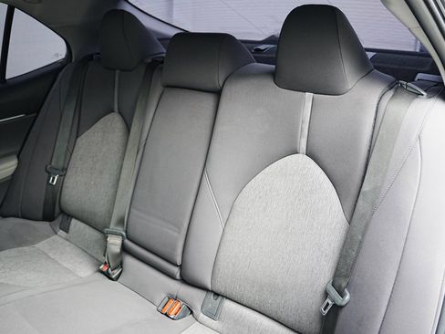 Used 2021 Toyota Camry LE image 14