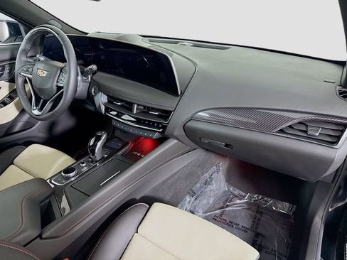 Used 2025 Cadillac CT5 Sport w/ Technology Package image 29