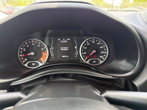 Used 2017 Jeep Renegade Latitude w/ Popular Equipment Group AWD/4WD image 27