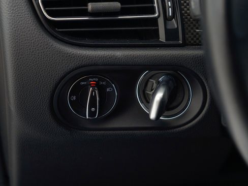 Used 2023 Porsche Macan GTS image 30