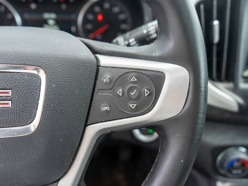 Used 2024 GMC Terrain SLT AWD/4WD image 19