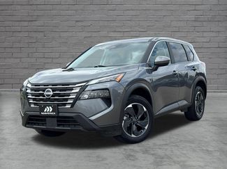Used 2024 Nissan Rogue SV AWD/4WD video 3
