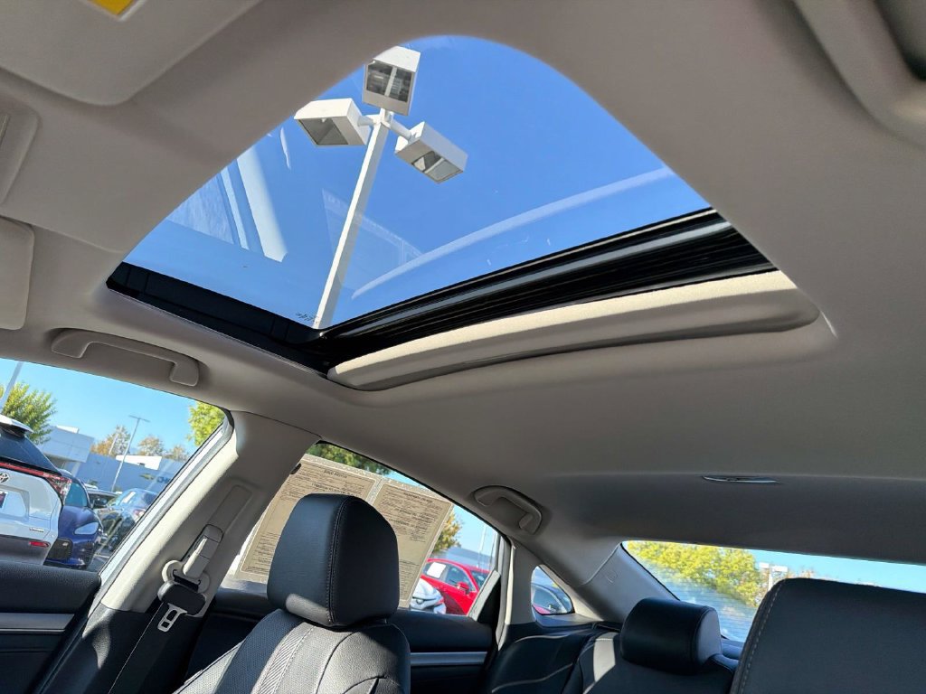 Used 2017 Honda Civic Touring image 10