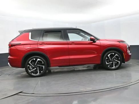Used 2024 Mitsubishi Outlander SEL FWD image 4