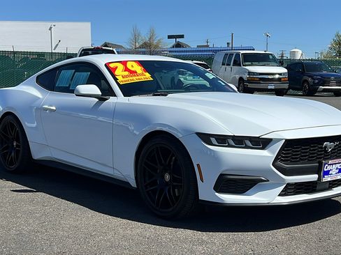 Used 2024 Ford Mustang Coupe RWD image 3