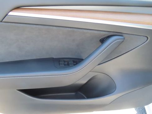 Used 2022 Tesla Model 3 RWD image 12