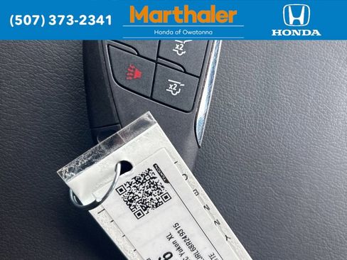 Used 2025 GMC Yukon XL Denali image 29