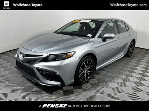 Certified 2023 Toyota Camry SE FWD image 1