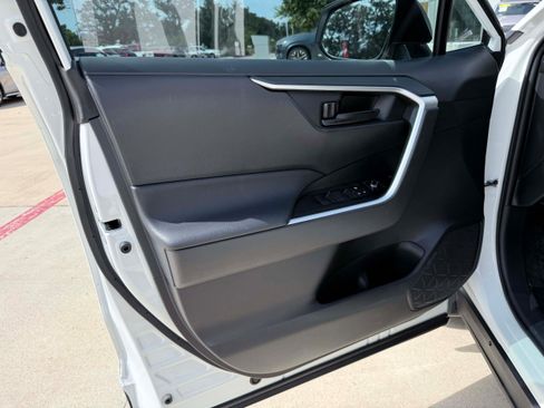 Used 2023 Toyota RAV4 LE FWD image 11