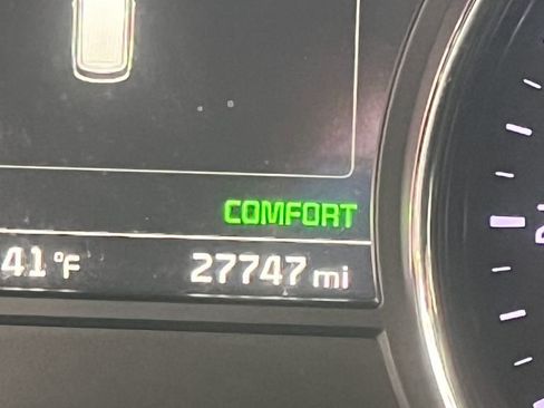 Used 2016 Kia Sedona SX Limited image 35