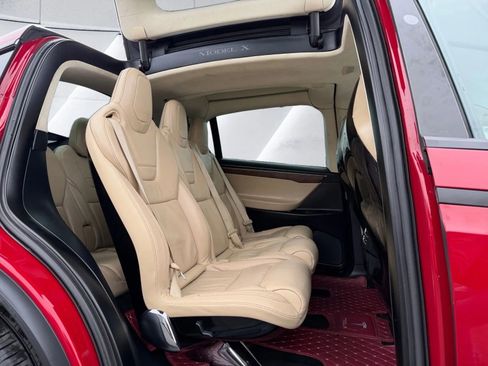 Used 2017 Tesla Model X 75D image 16