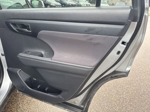 Used 2020 Toyota Highlander L AWD/4WD image 26