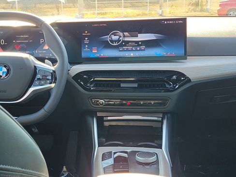 Used 2025 BMW 330i Sedan image 16