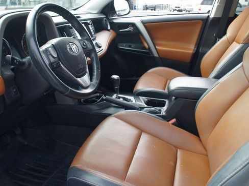 Used 2018 Toyota RAV4 Limited w/ Advanced Technology Package image 15