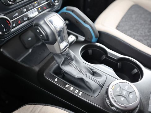 Certified 2022 Ford Bronco Wildtrak AWD/4WD image 33