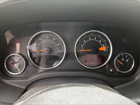 Used 2014 Jeep Compass Latitude FWD image 17