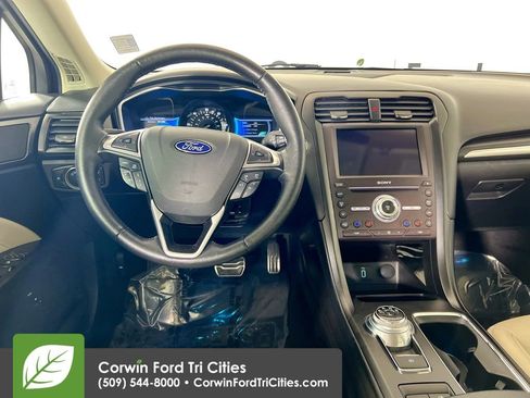 Used 2017 Ford Fusion Energi Titanium image 27