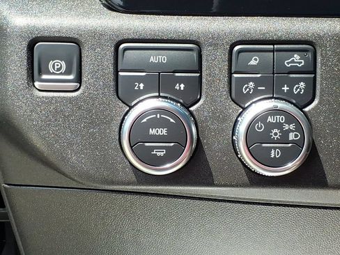 Certified 2025 GMC Sierra 1500 SLT AWD/4WD image 16