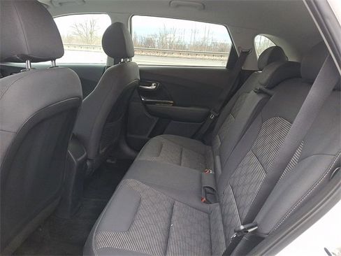 Certified 2022 Kia Niro LXS image 10