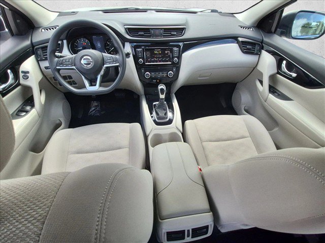 Used 2020 Nissan Rogue Sport SV FWD image 17