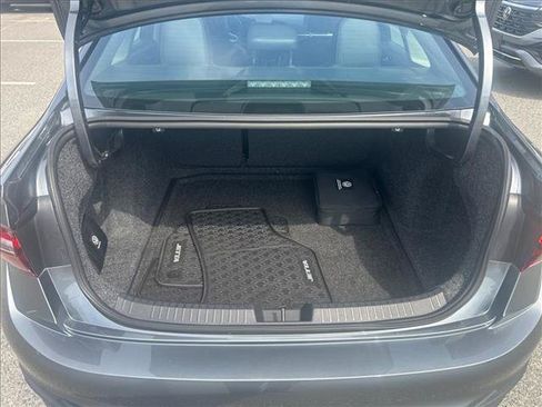 Certified 2023 Volkswagen Jetta SE FWD image 11