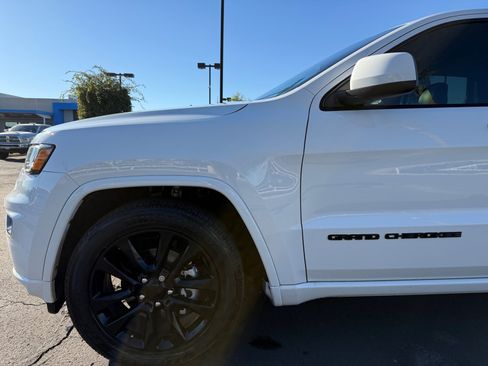 Certified 2020 Jeep Grand Cherokee Altitude image 9