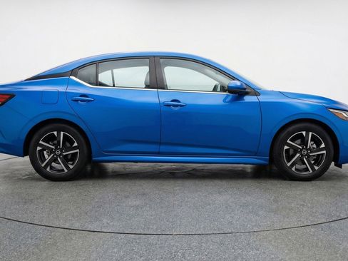 Used 2025 Nissan Sentra SV image 11