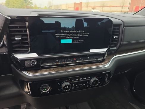 Used 2023 Chevrolet Silverado 1500 LT image 19