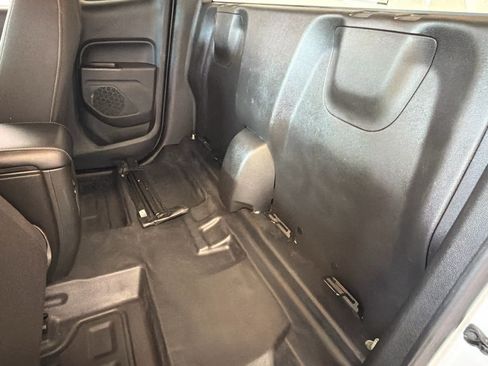 Used 2022 Chevrolet Colorado LT w/ Fleet Safety Package RWD image 17