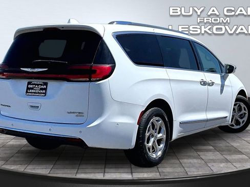 Used 2021 Chrysler Pacifica Limited w/ Premium & Safety Sphere Group AWD/4WD image 13