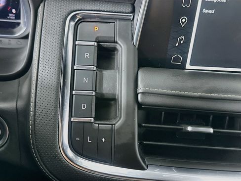 Used 2023 GMC Yukon SLT AWD/4WD image 25