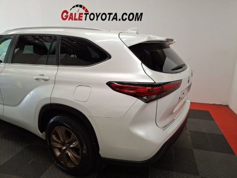 Used 2023 Toyota Highlander Bronze Edition AWD/4WD image 7
