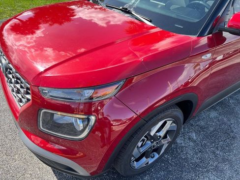 Used 2023 Hyundai Venue SEL FWD image 16