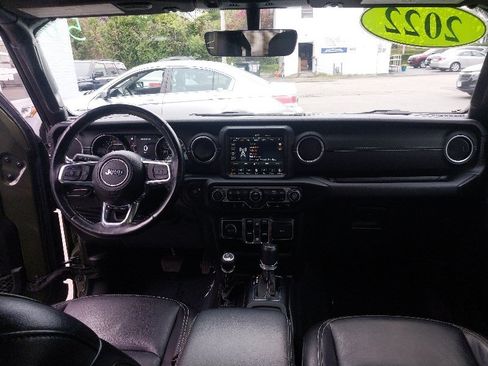 Used 2022 Jeep Wrangler Unlimited Sahara w/ Cold Weather Group AWD/4WD image 17