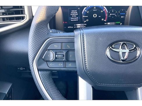 Used 2025 Toyota Tundra Limited image 20