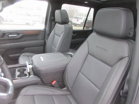 New 2026 GMC Yukon Denali image 12