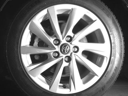 Used 2024 Toyota Camry SE FWD image 9