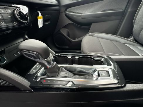 New 2026 Chevrolet TrailBlazer LT w/ LT Cold Weather Package FWD image 23