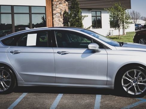 Used 2020 Ford Fusion SEL image 9