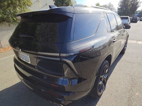 Used 2025 Chevrolet Traverse RS FWD image 4