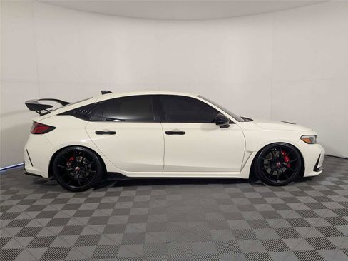 Used 2025 Honda Civic Type R image 4