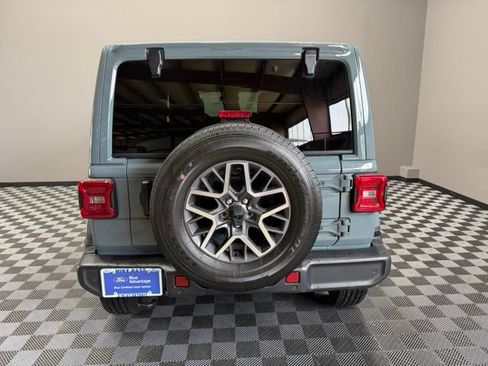 Used 2024 Jeep Wrangler Unlimited Sahara w/ Technology Group AWD/4WD image 11